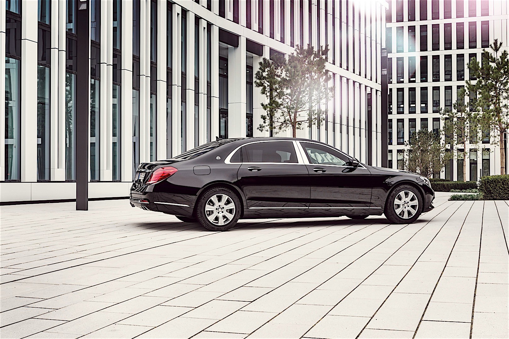 Mercedes Benz S-Class Maybach photo 30