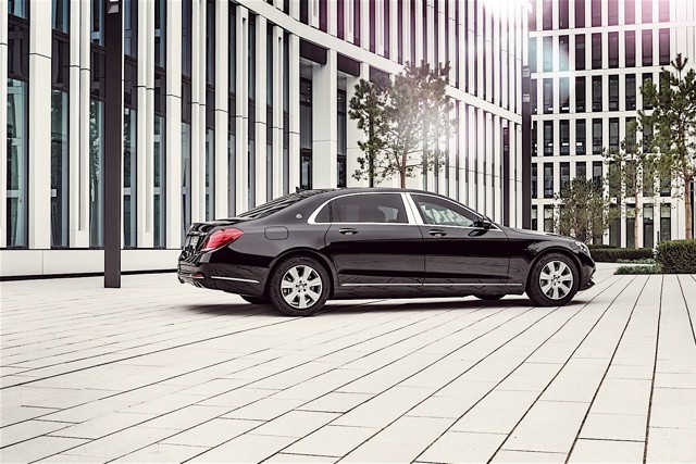 Mercedes Benz S-Class Maybach photo 30