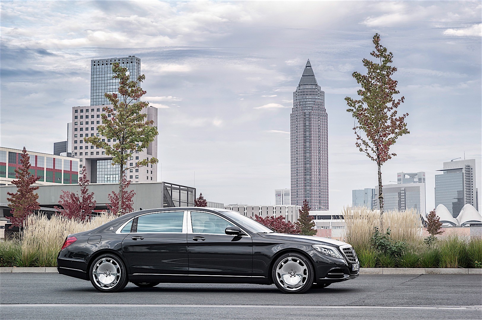 Mercedes Benz S-Class Maybach photo 32