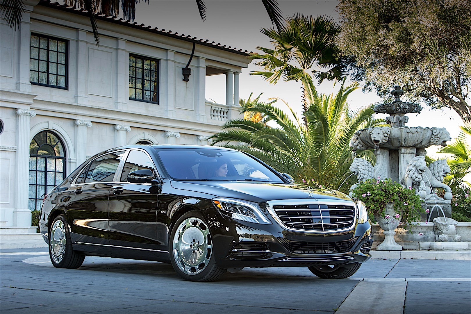 Mercedes Benz S-Class Maybach photo 34