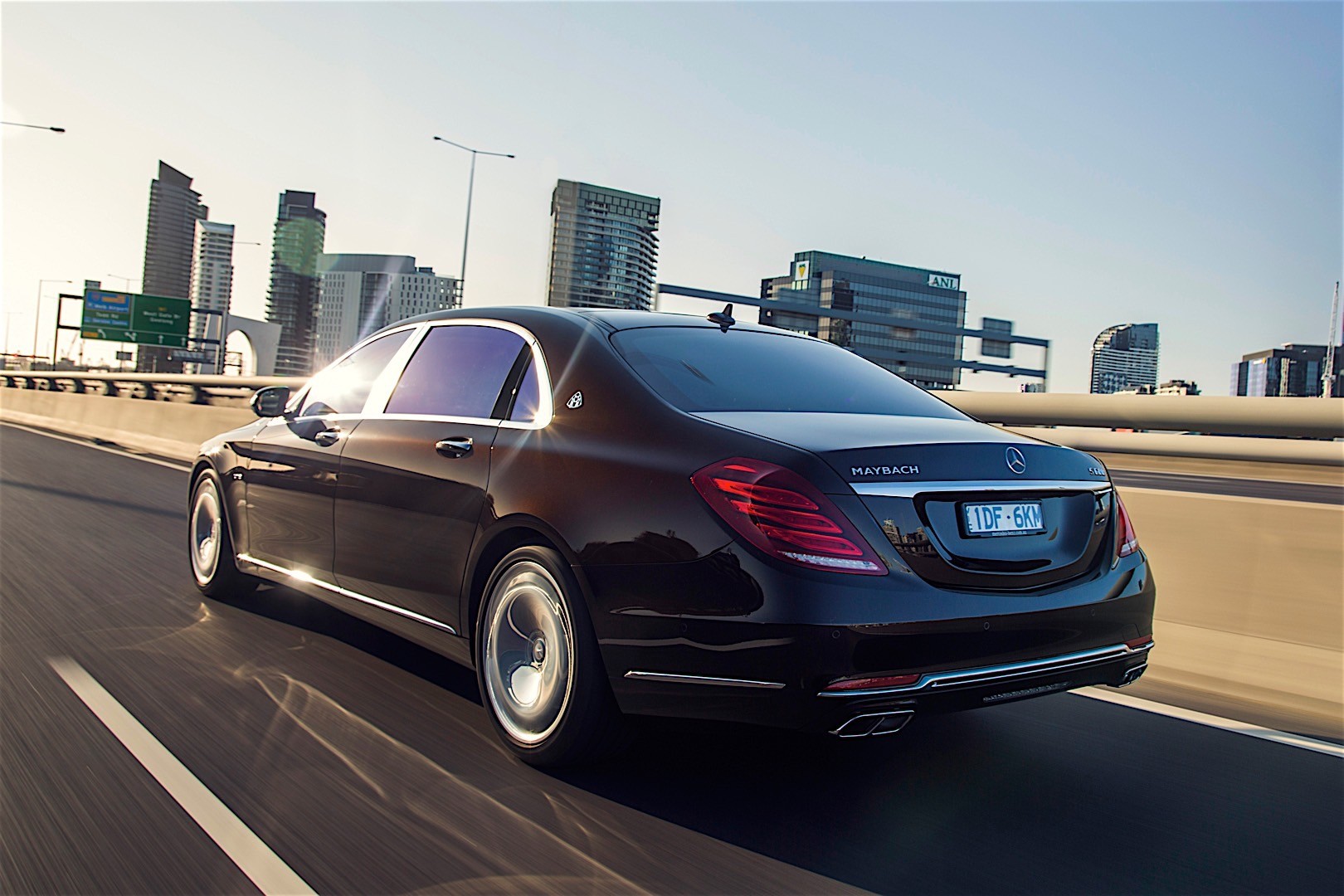 Mercedes Benz S-Class Maybach photo 37
