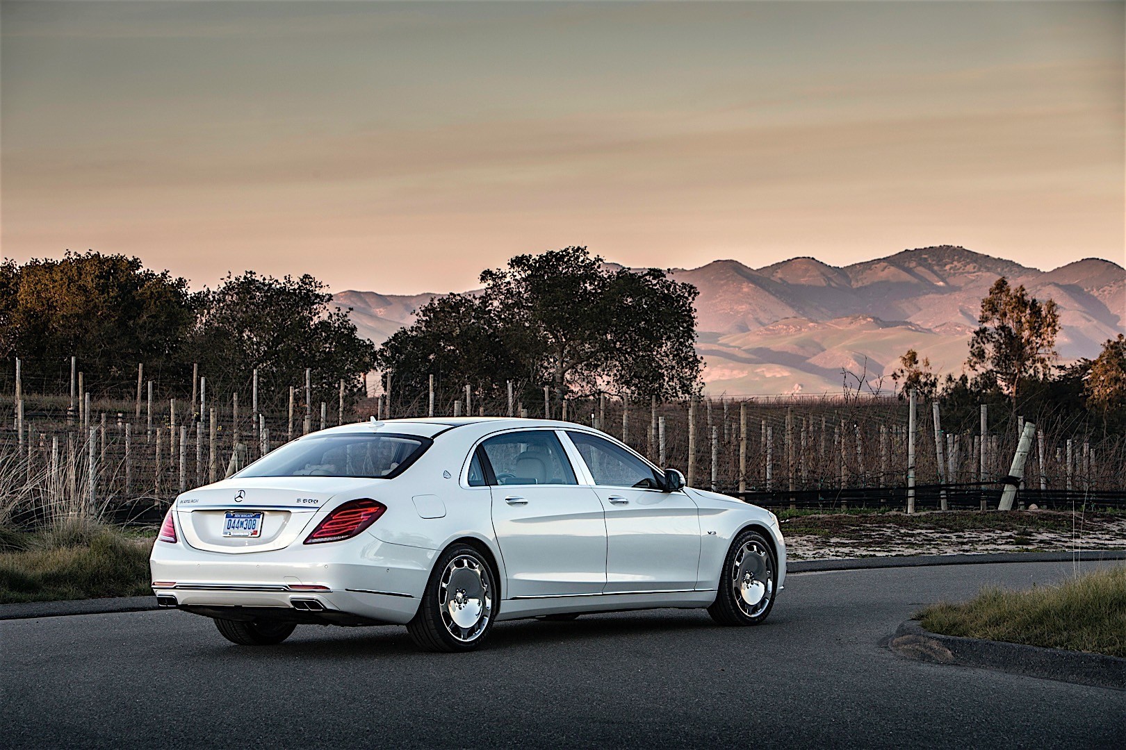 Mercedes Benz S-Class Maybach photo 49
