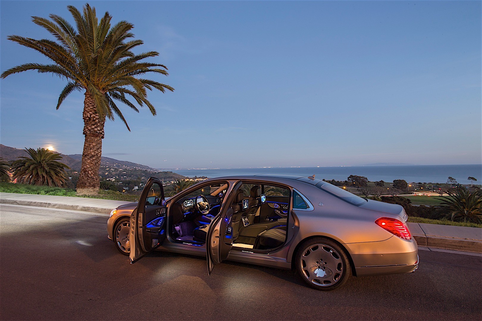 Mercedes Benz S-Class Maybach photo 53