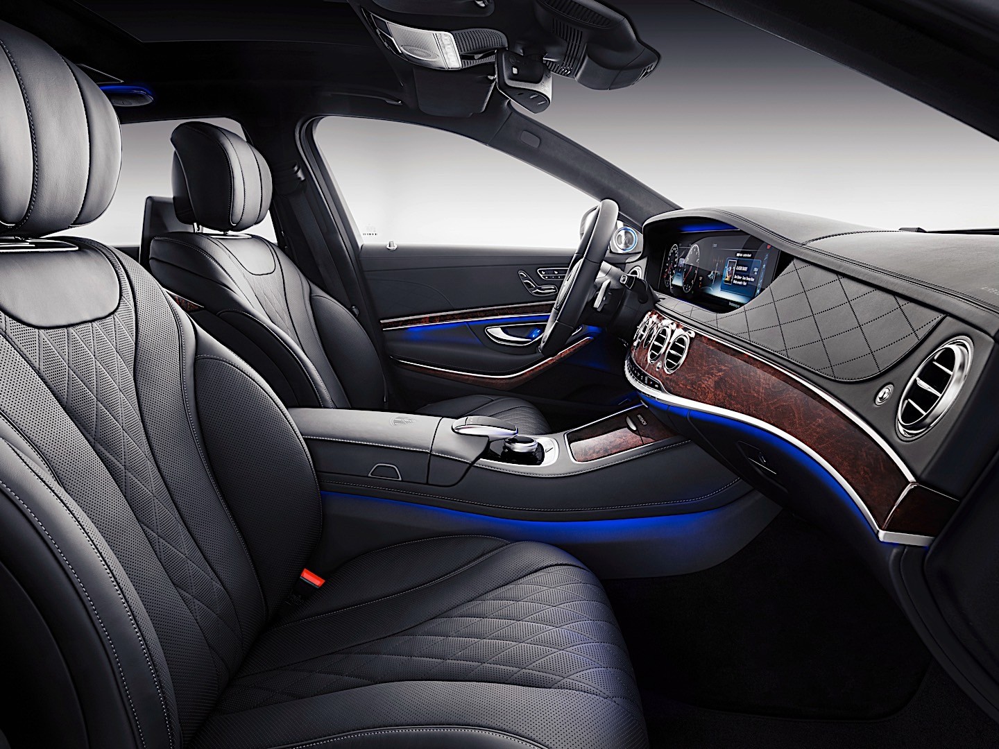 Mercedes Benz S-Class Maybach photo 4