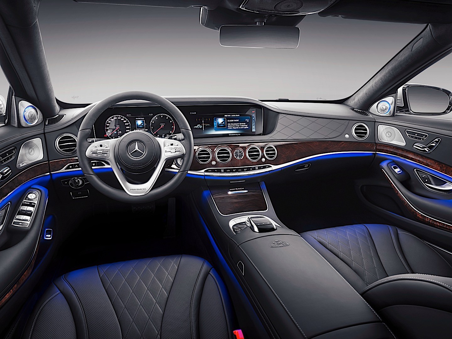 Mercedes Benz S-Class Maybach photo 5