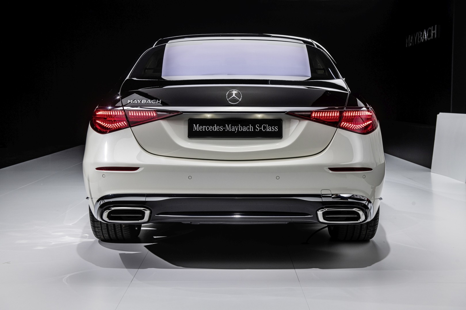 Mercedes Benz S-Class Maybach photo 17