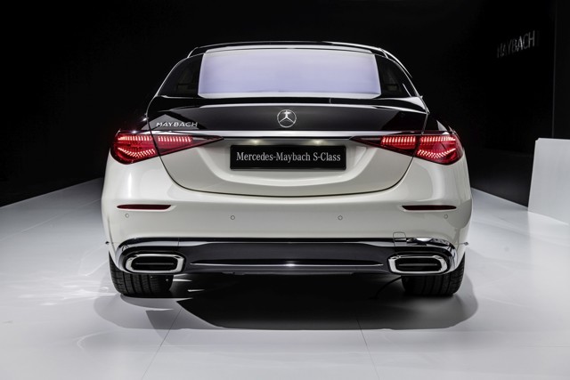 Mercedes Benz S-Class Maybach photo 17