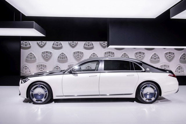 Mercedes Benz S-Class Maybach photo 18