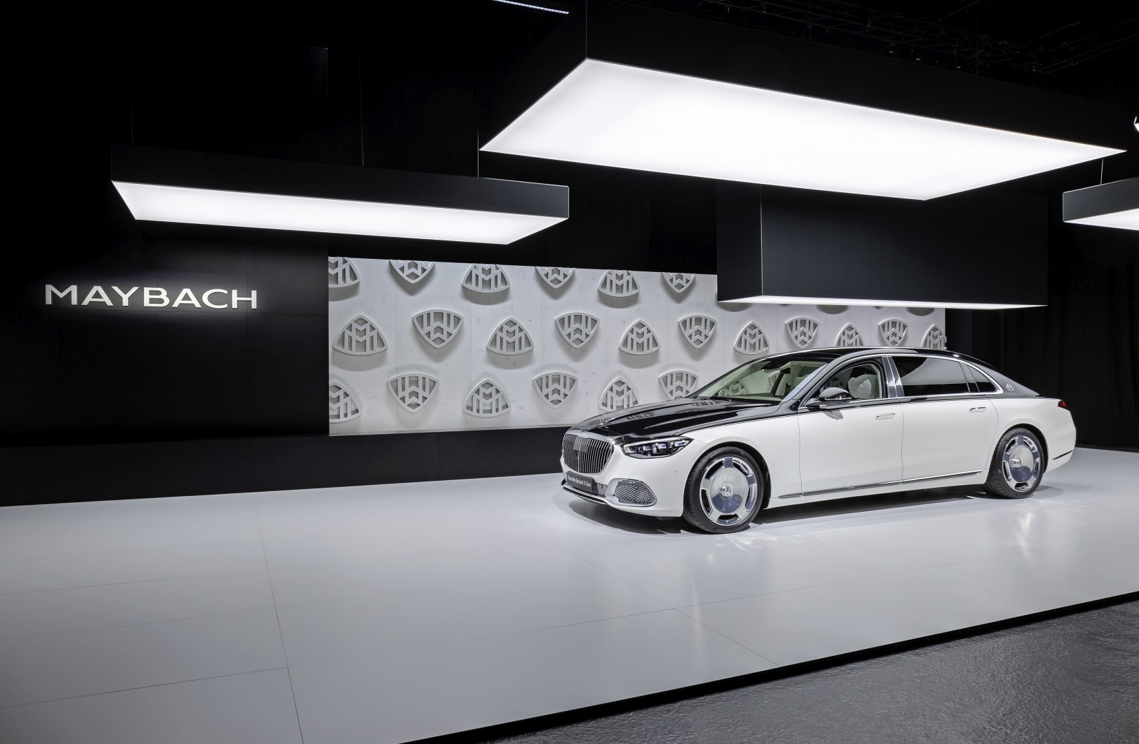 Mercedes Benz S-Class Maybach photo 23