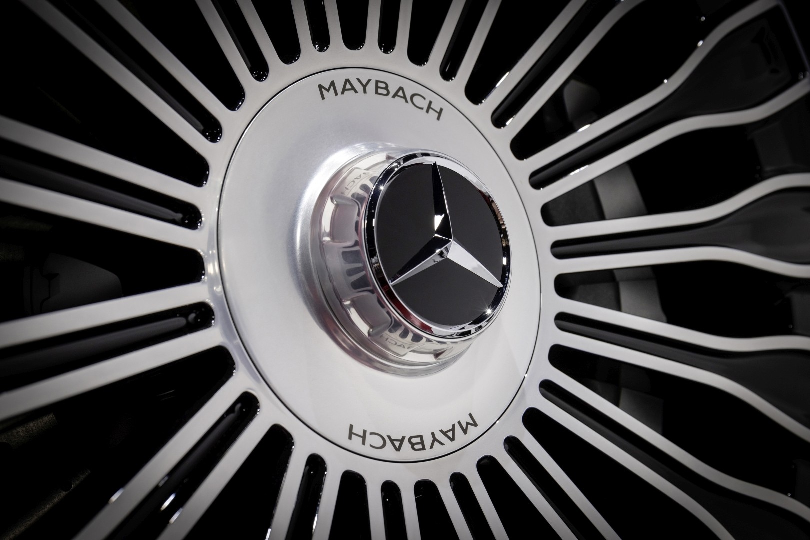 Mercedes Benz S-Class Maybach photo 25