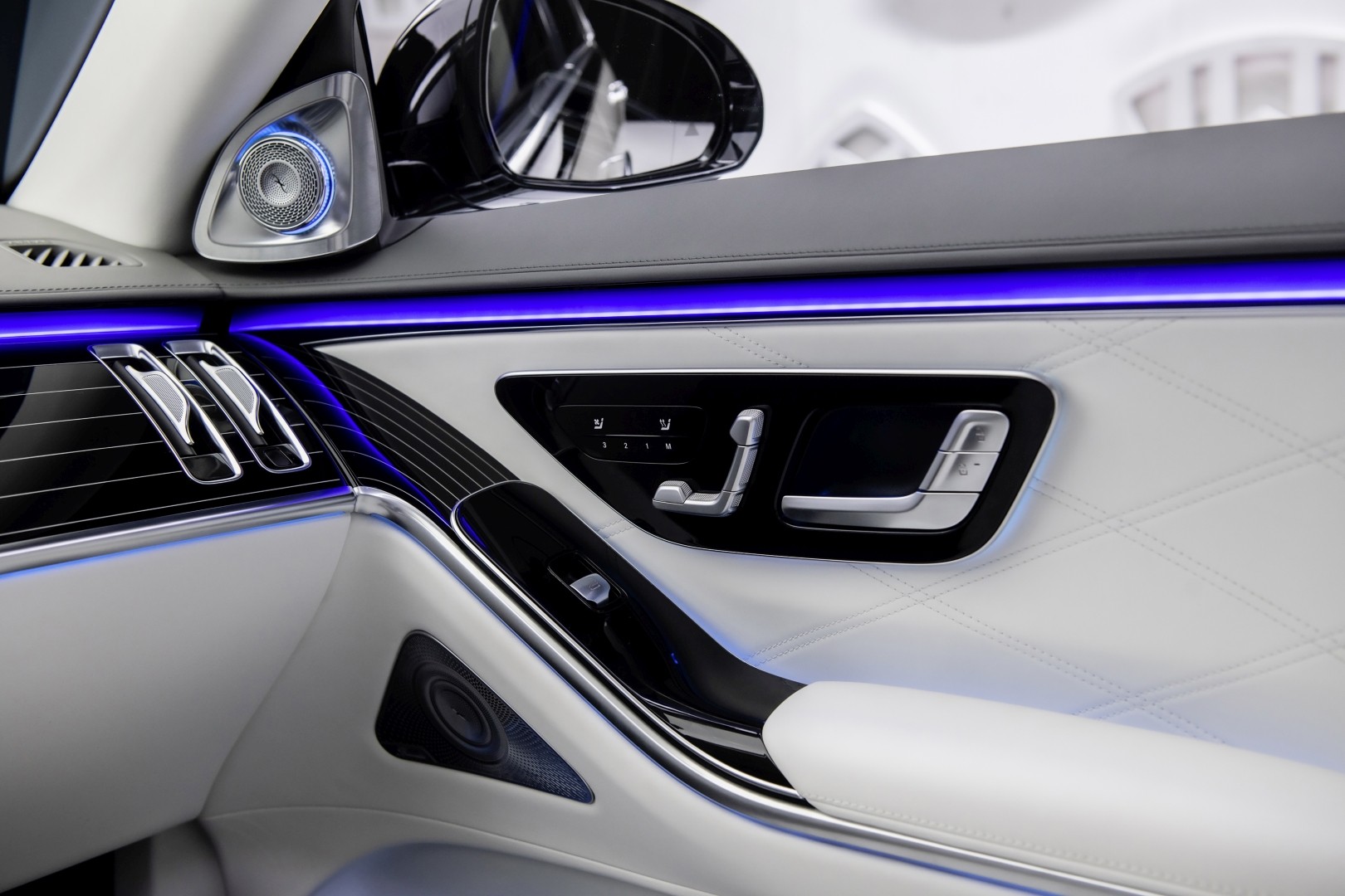 Mercedes Benz S-Class Maybach photo 112