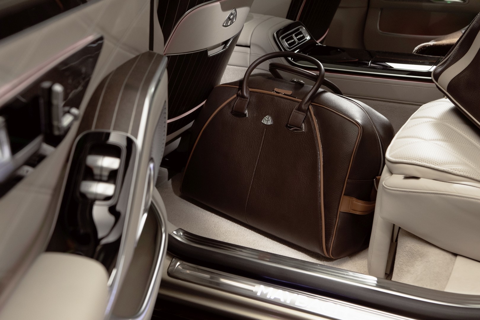 Mercedes Benz S-Class Maybach photo 157