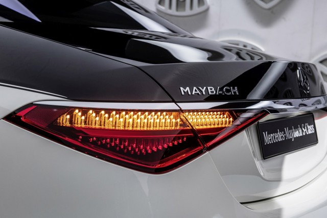 Mercedes Benz S-Class Maybach photo 11