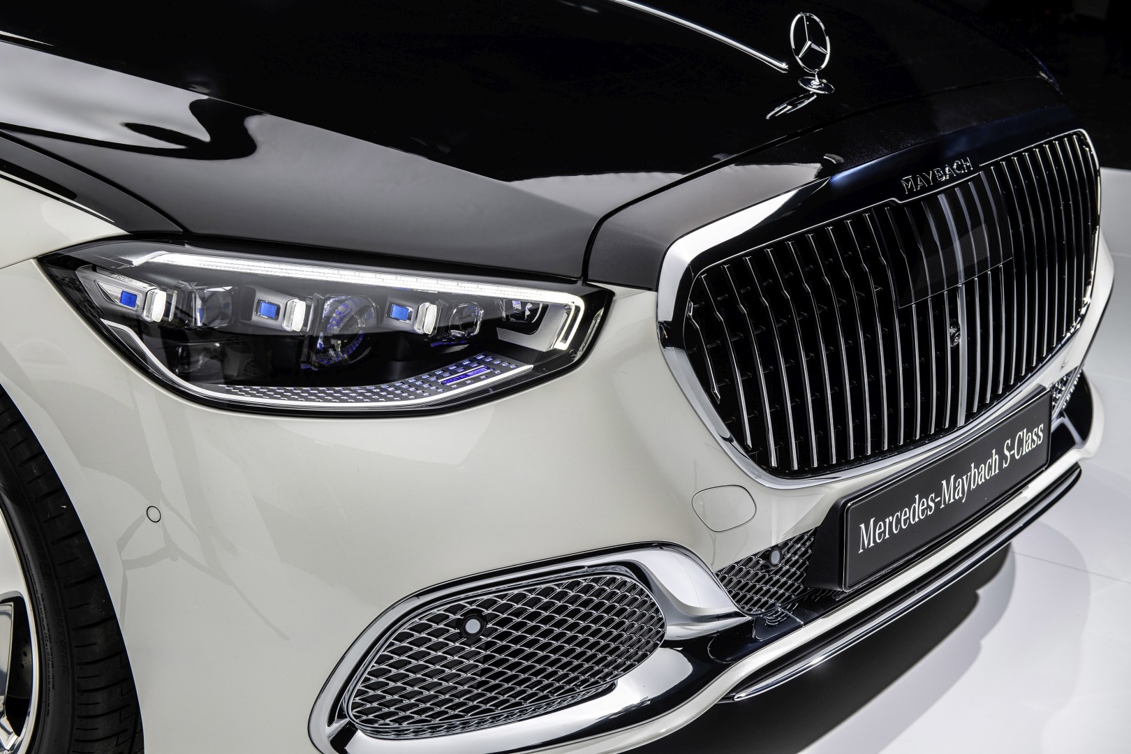 Mercedes Benz S-Class Maybach photo 12