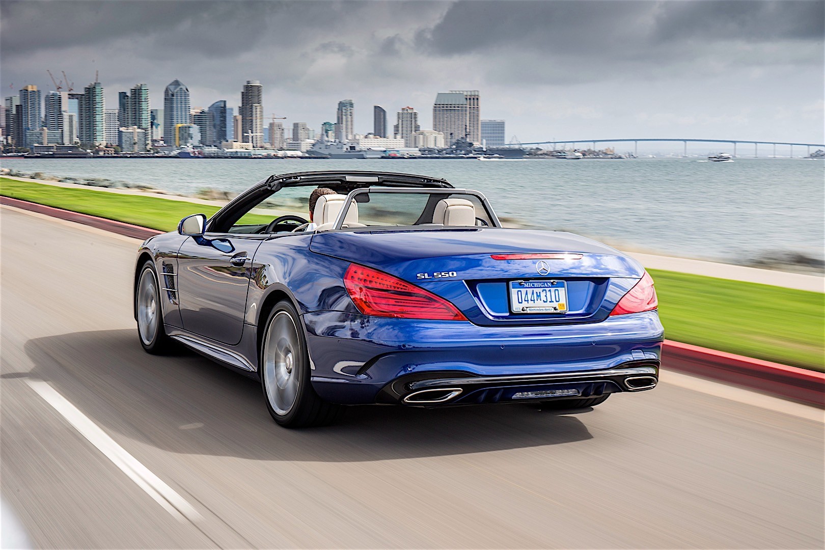 Mercedes Benz Sl-Klasse photo 16