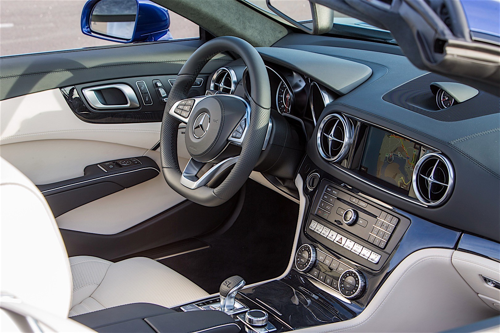 Mercedes Benz Sl-Klasse photo 23