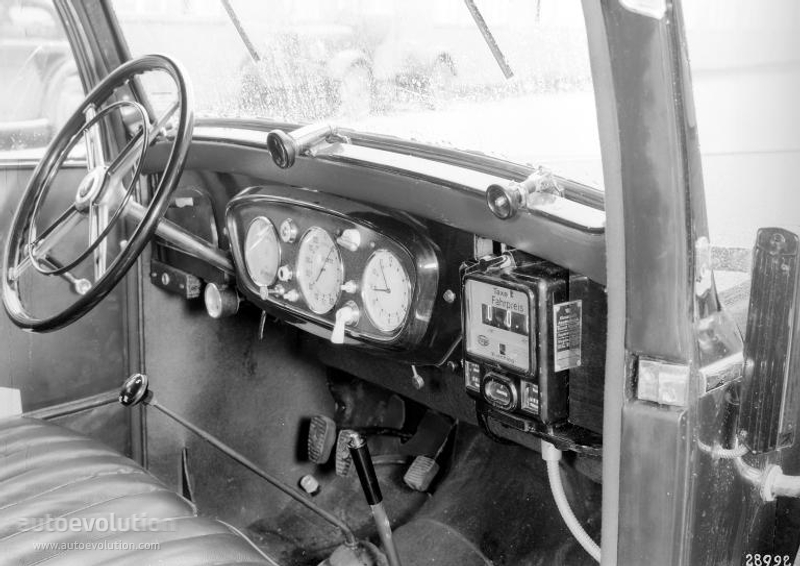 Mercedes Benz Typ 230, 260 D photo 10