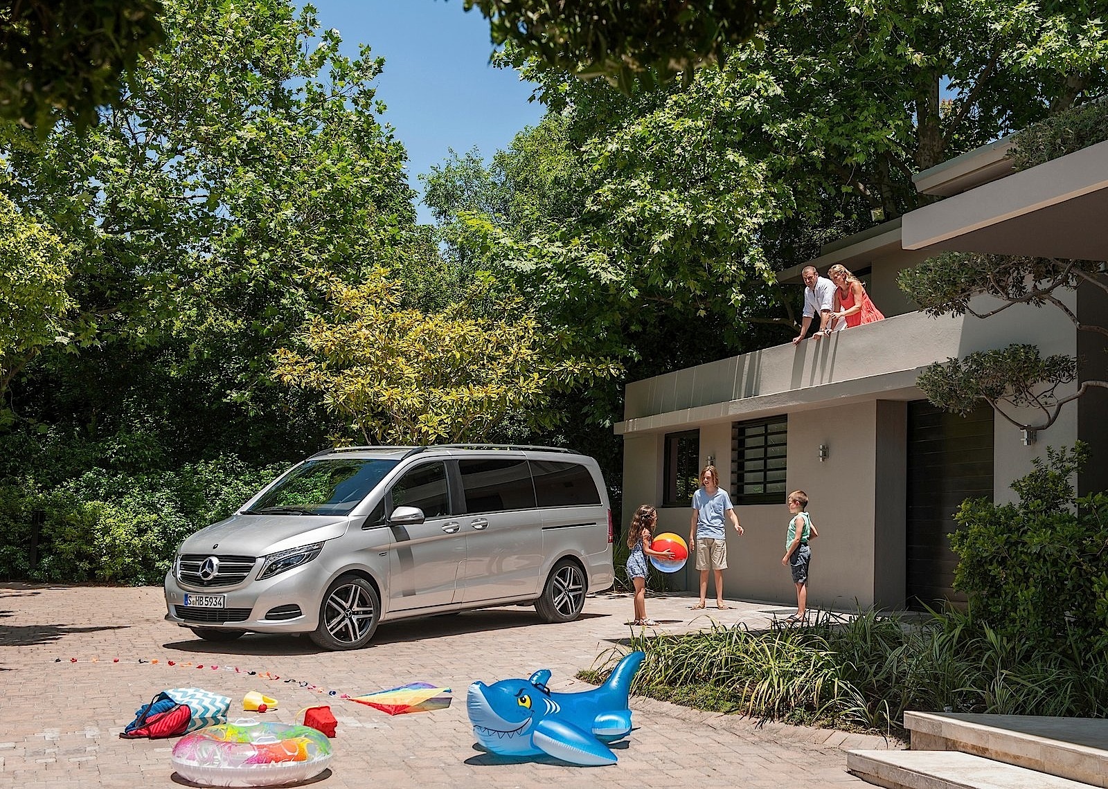 Mercedes Benz V-Class And Predecessors photo 2