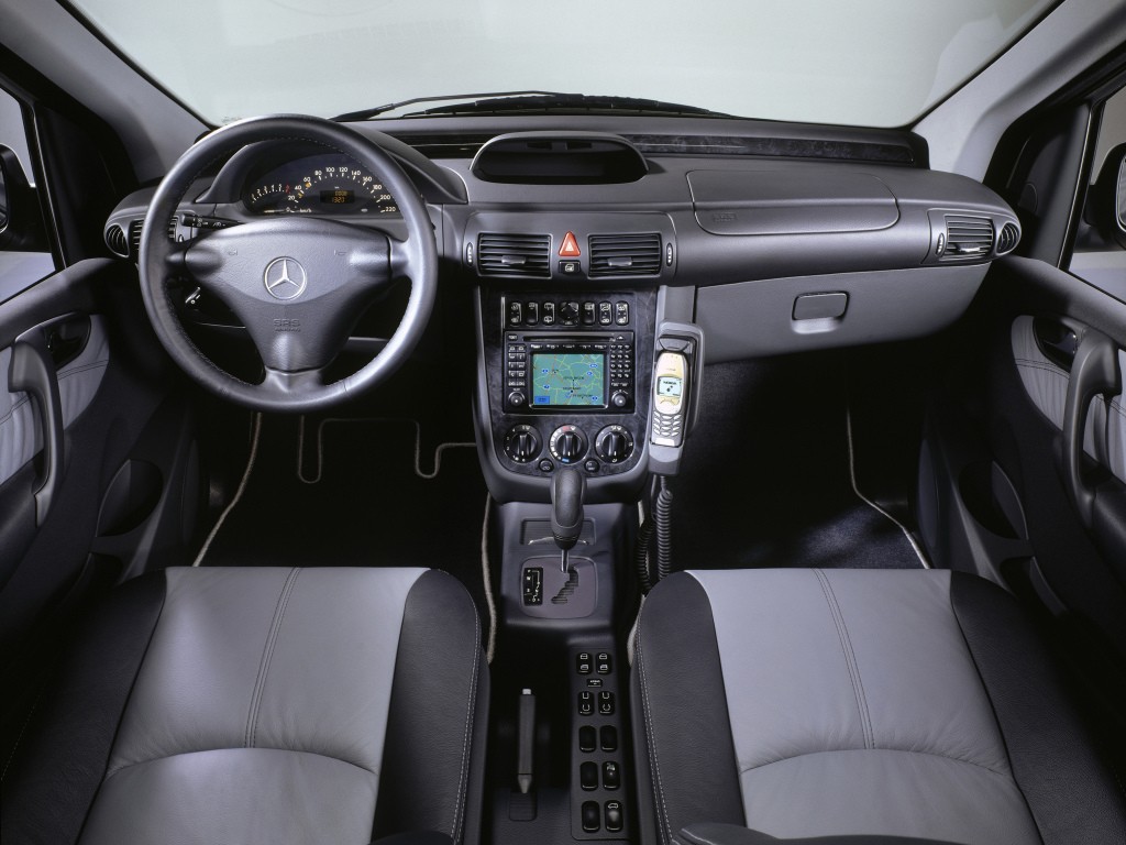 Mercedes Benz Vaneo photo 23