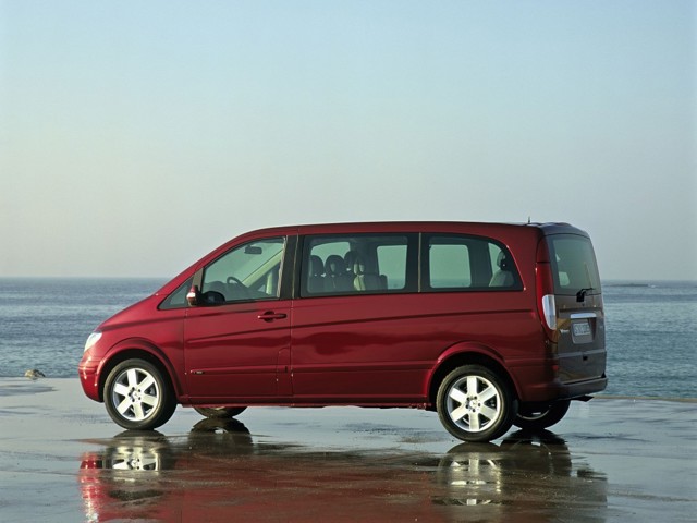 Mercedes Benz Viano photo 13