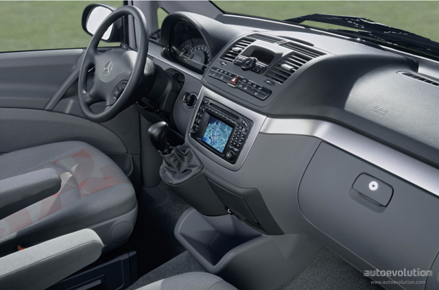 Mercedes Benz Viano photo 26