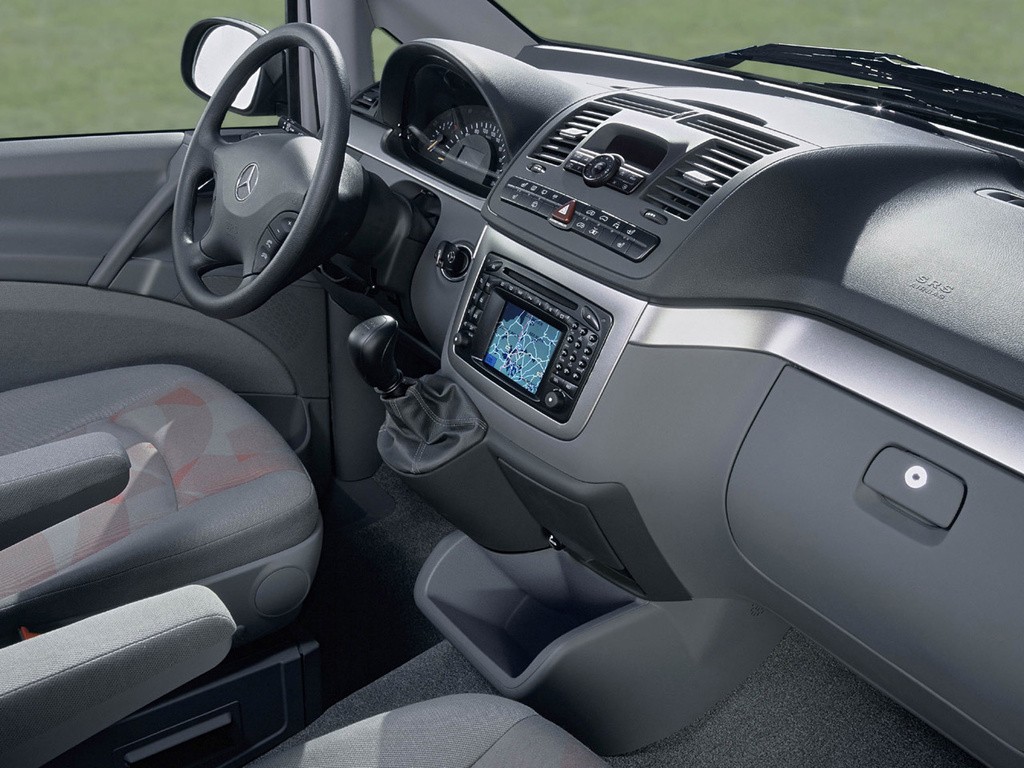Mercedes Benz Viano photo 49