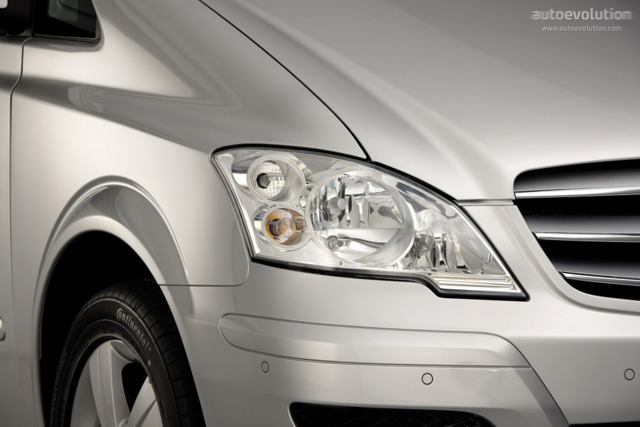 Mercedes Benz Viano photo 10