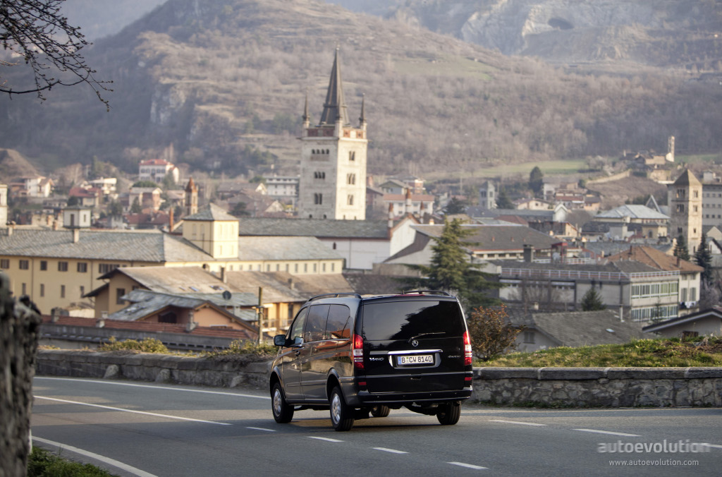Mercedes Benz Viano photo 14