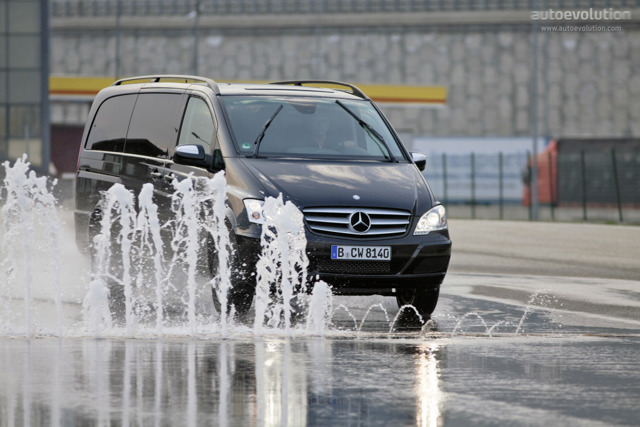 Mercedes Benz Viano photo 16