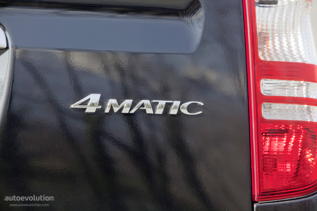 Mercedes Benz Viano photo 17