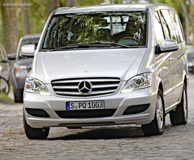 Mercedes Benz Viano photo 2