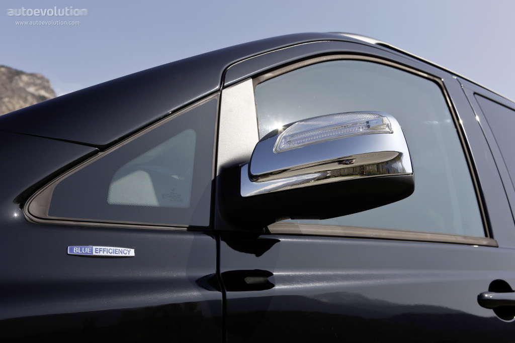 Mercedes Benz Viano photo 24