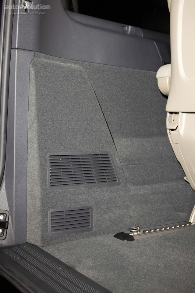 Mercedes Benz Viano photo 29