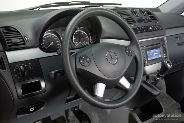 Mercedes Benz Viano photo 43
