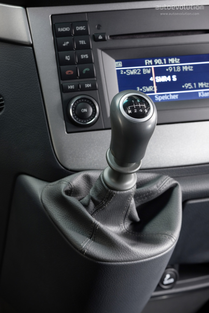 Mercedes Benz Viano photo 44