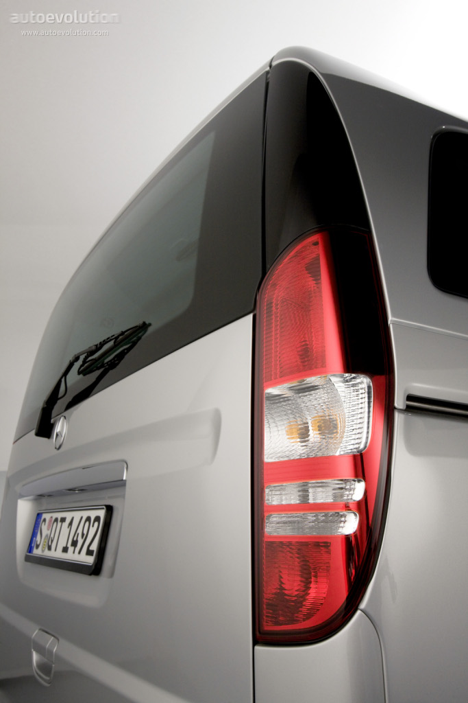 Mercedes Benz Viano photo 8