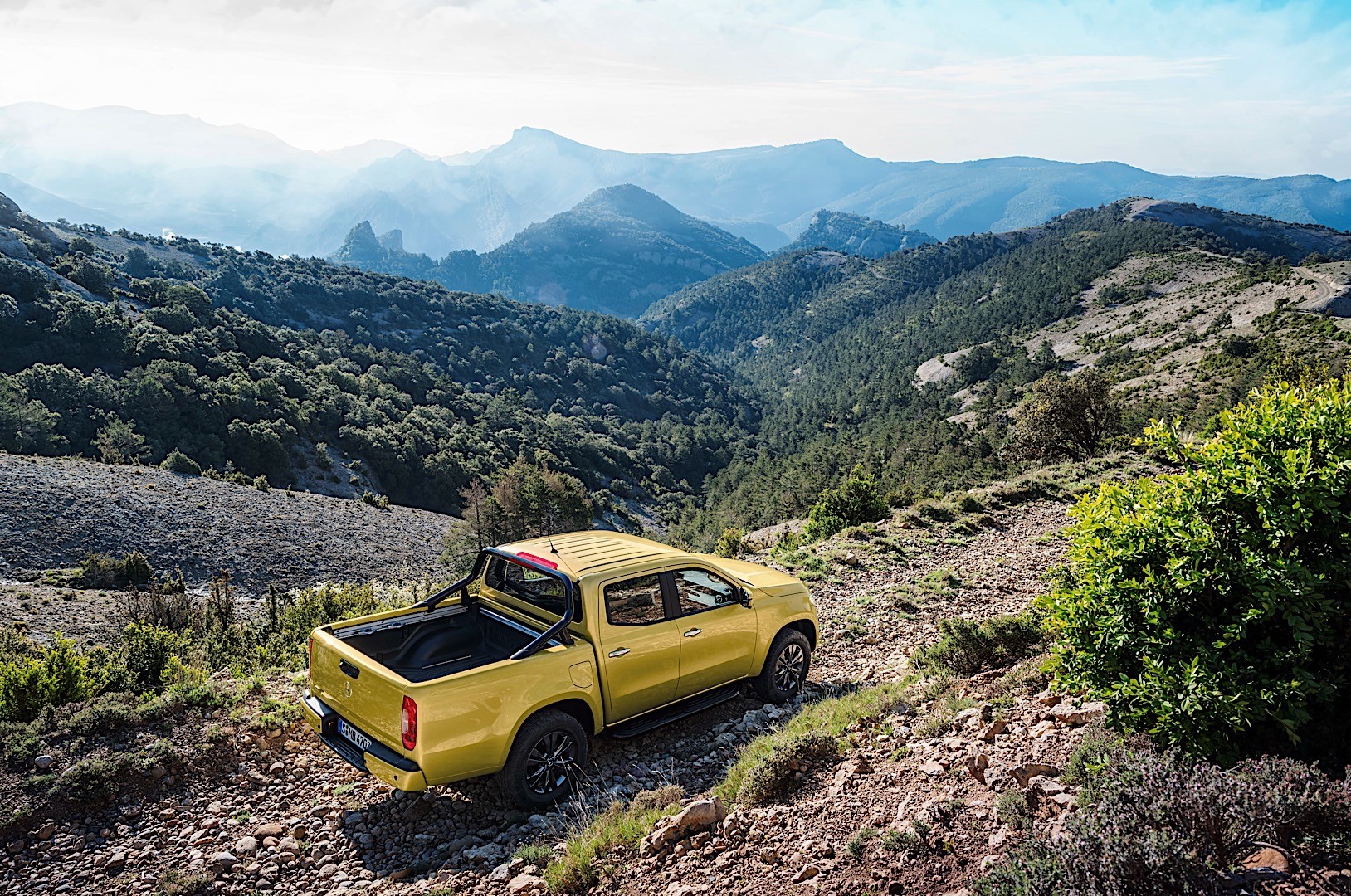 Mercedes Benz X-Class photo 14