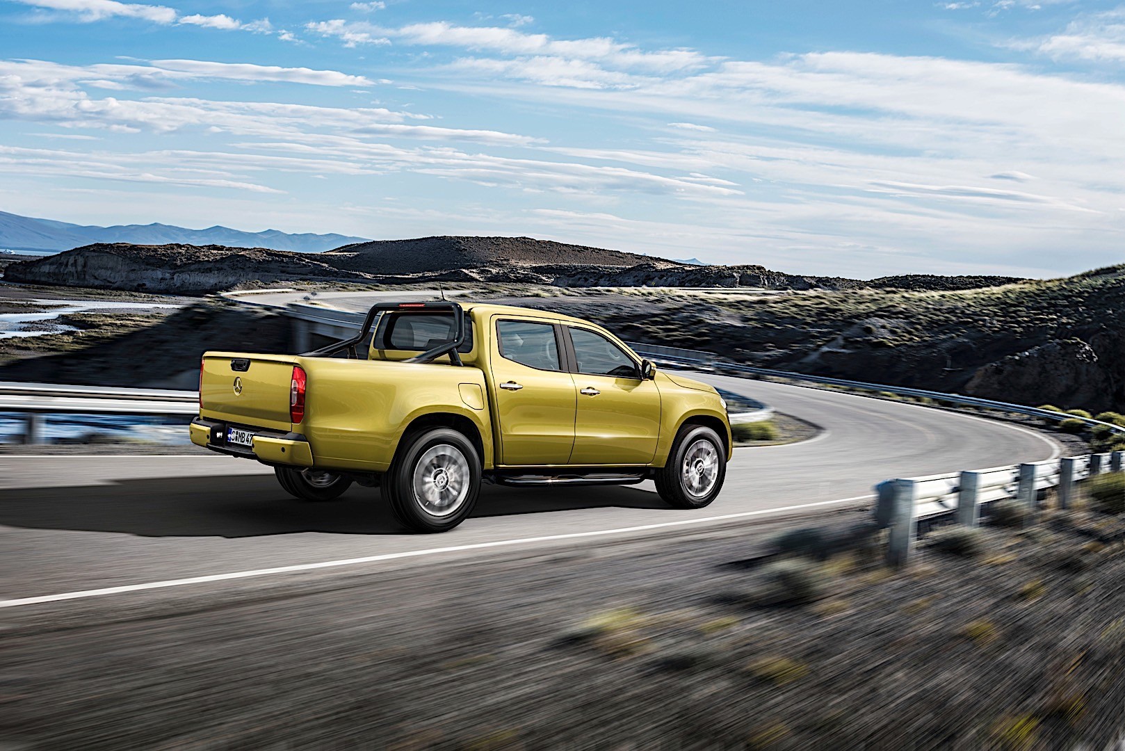 Mercedes Benz X-Class photo 20