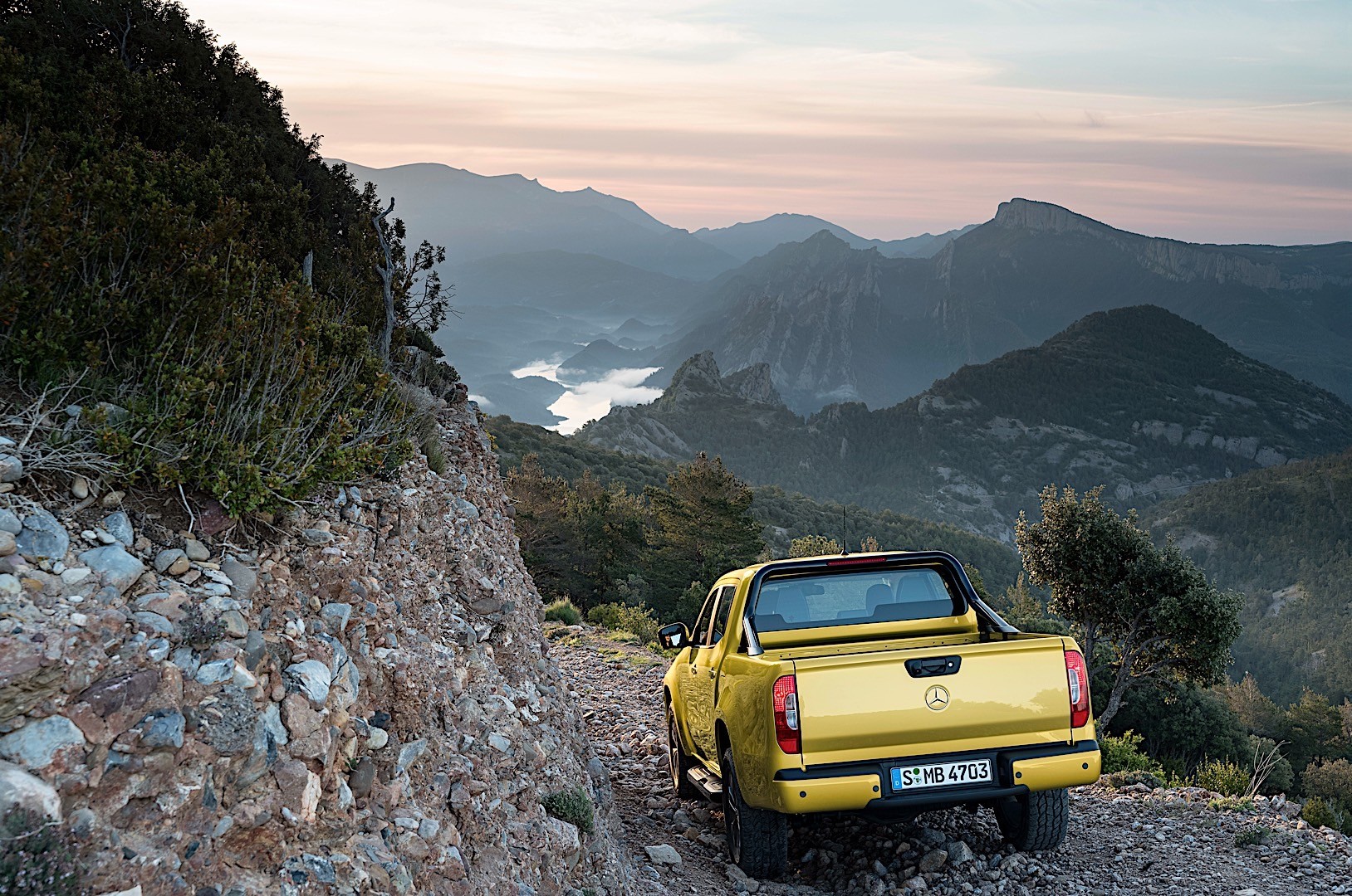 Mercedes Benz X-Class photo 35