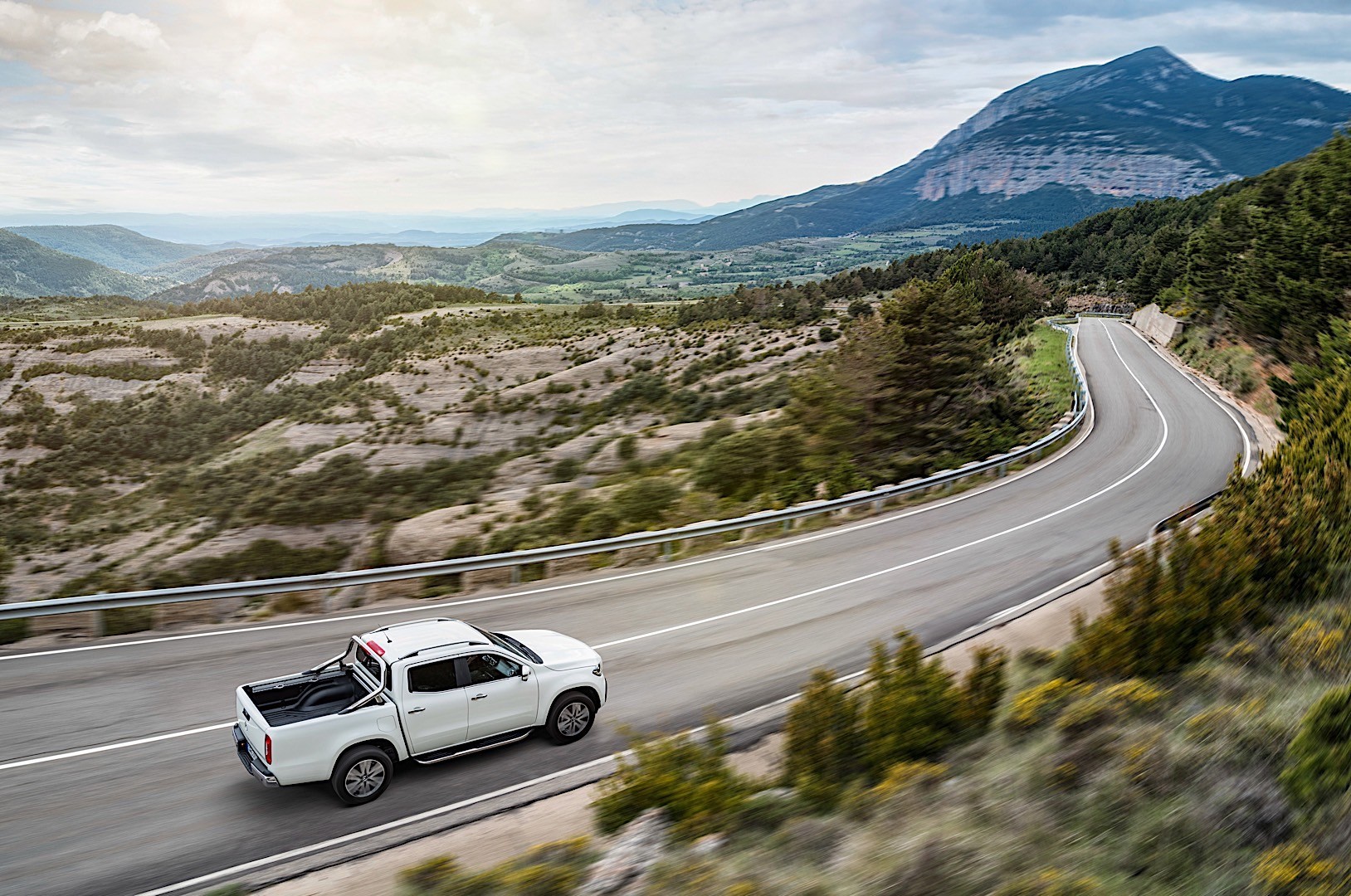 Mercedes Benz X-Class photo 59