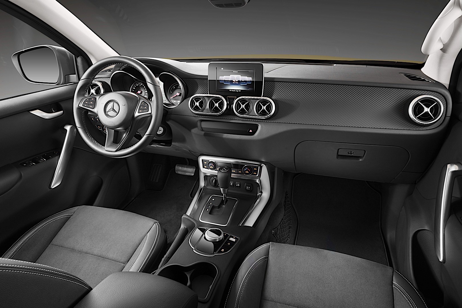 Mercedes Benz X-Class photo 78