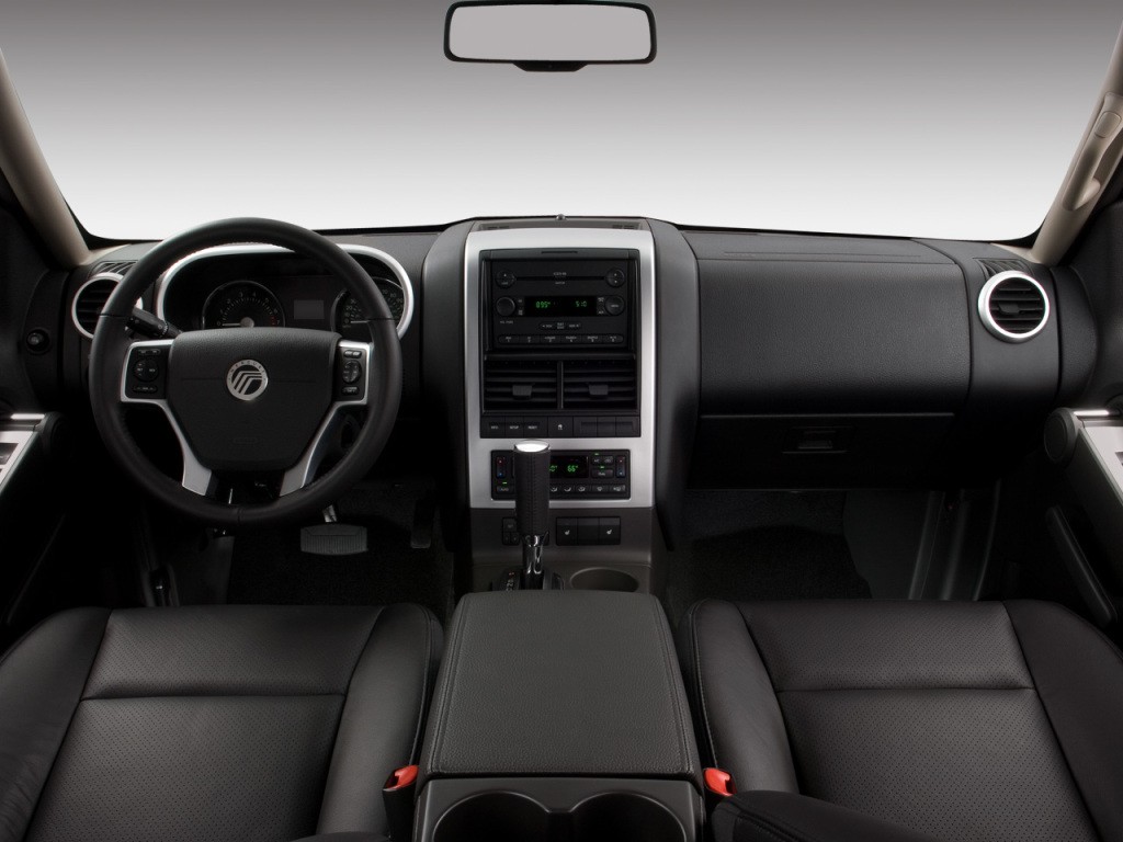 Mercury Mountaineer photo 14