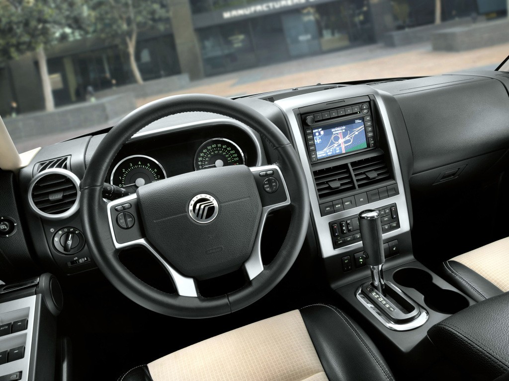 Mercury Mountaineer photo 15