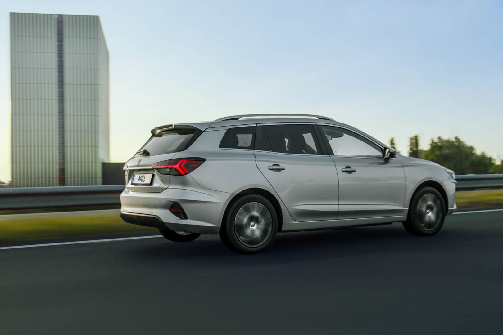 Mg Mg 5 photo 4