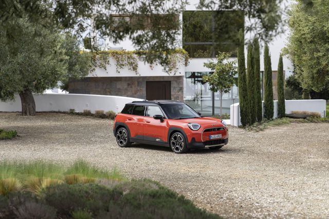 Mini Aceman photo 3