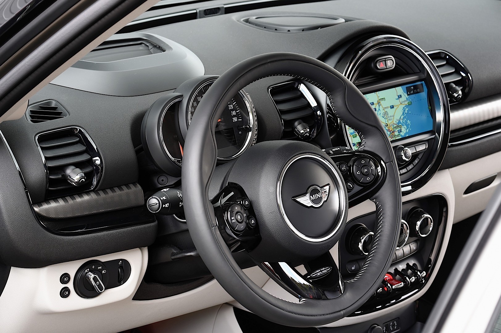 Mini Clubman photo 231