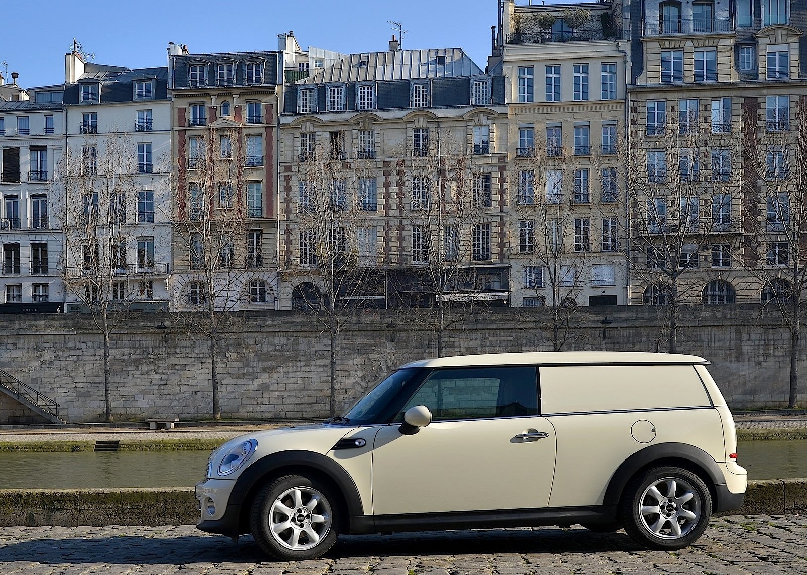 Mini Clubvan photo 9