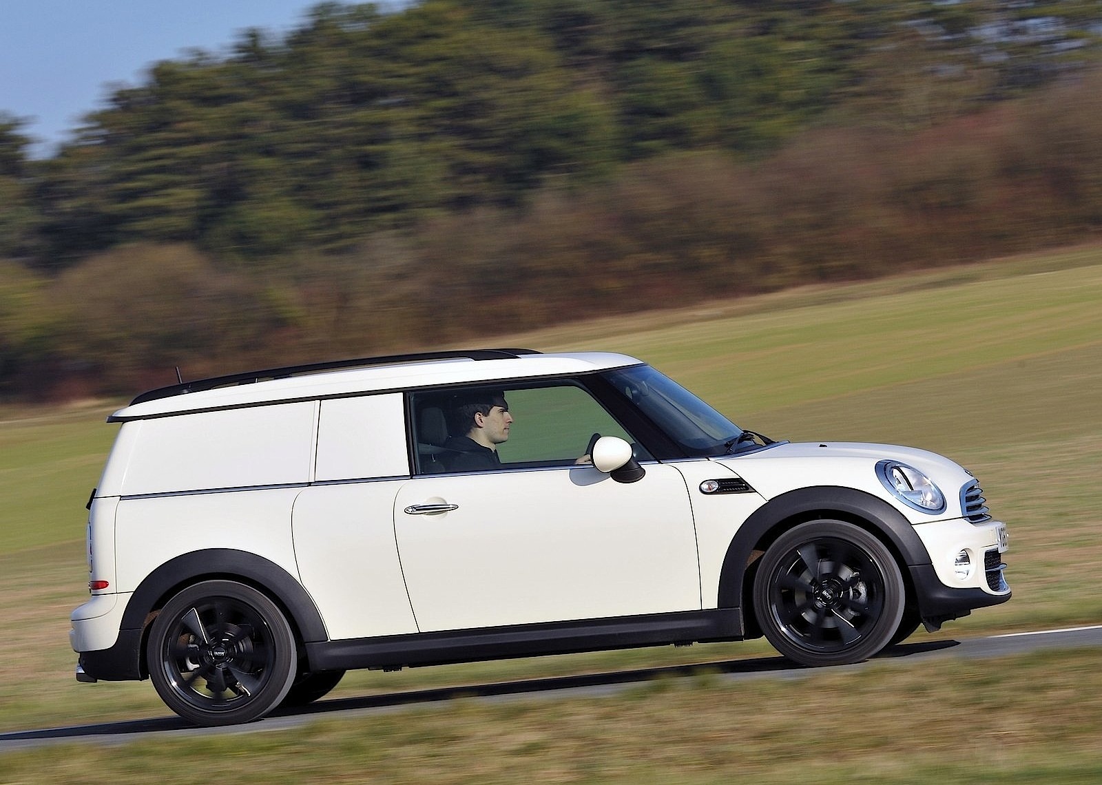 Mini Clubvan photo 10