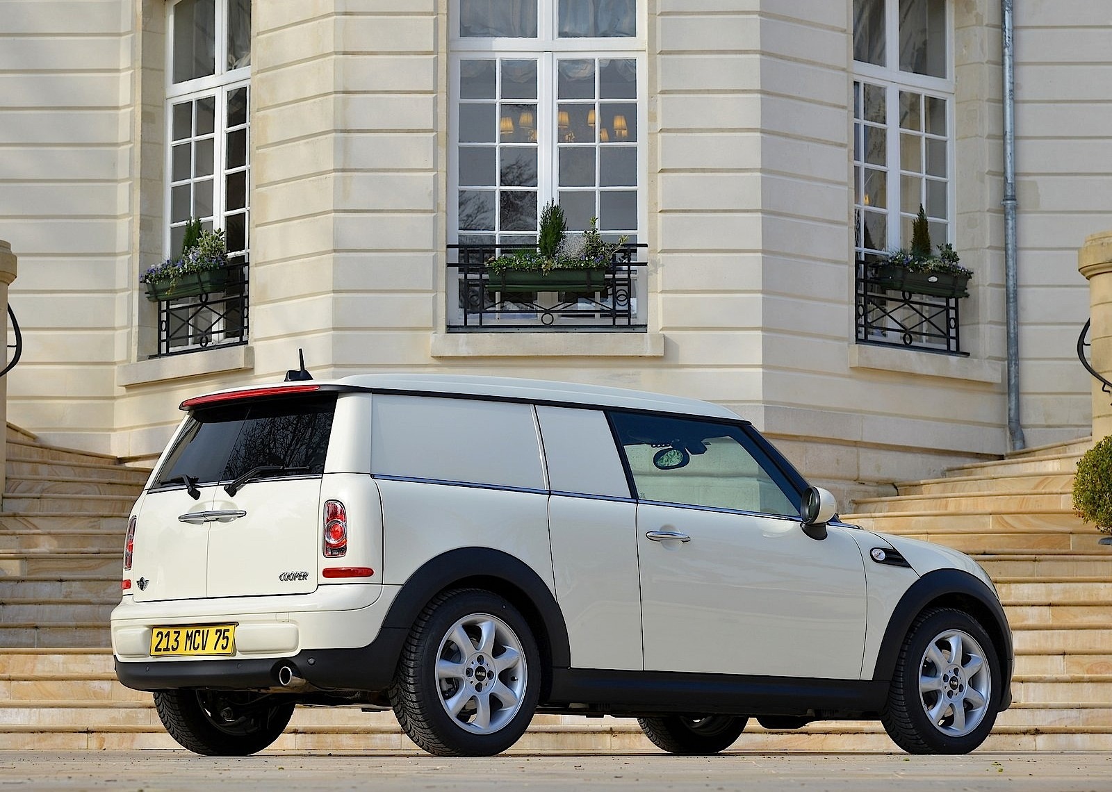 Mini Clubvan photo 46