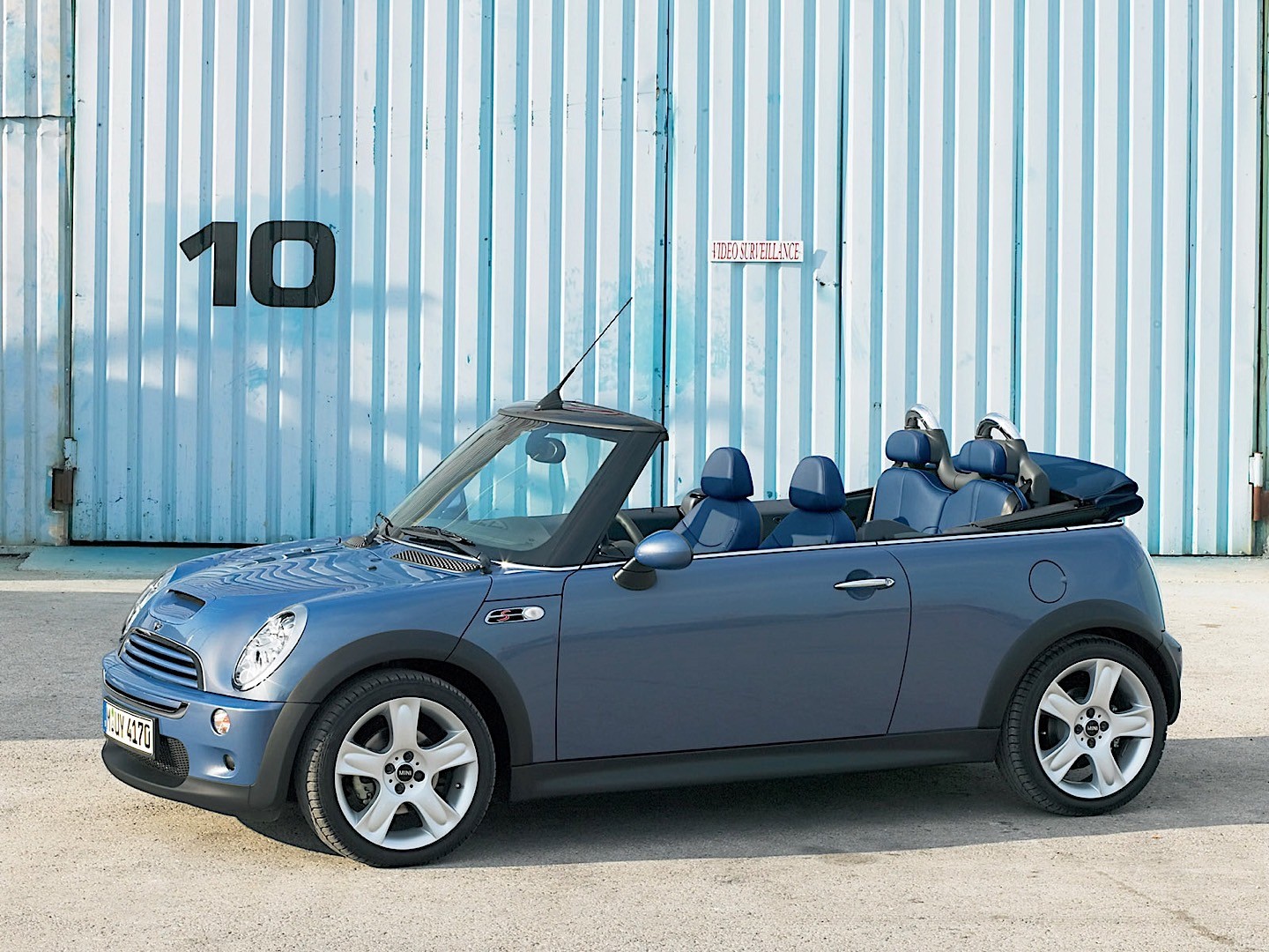 Mini Convertible photo 9